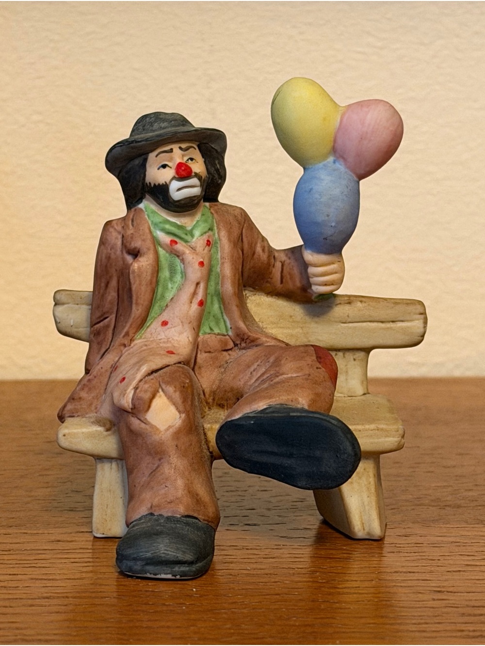 Flambro Weary Willie “Balloons for Sale” Vintage 1984 Clown Figurine Kelly